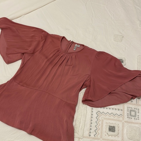 Forever New top - US size 4 - Satin look - Picture 1 of 3